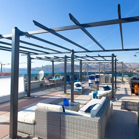 Oceanview Deluxe Penthouse With 89m2 Living Space & 90m2 Roof Terrace Apartamento Trogir