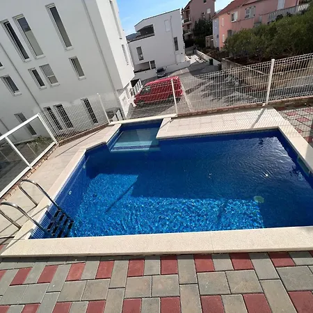 Oceanview Deluxe Penthouse With 89m2 Living Space & 90m2 Roof Terrace