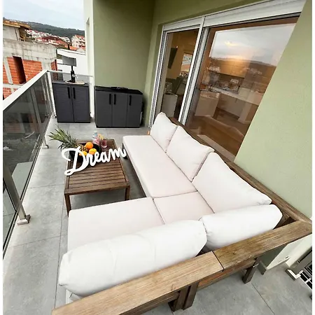 Apartamento Oceanview Deluxe Penthouse With 89m2 Living Space & 90m2 Roof Terrace Trogir