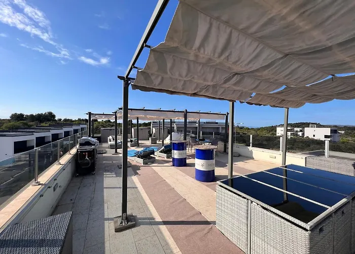 Oceanview Deluxe Penthouse With 89m2 Living Space 90m2 Roof Terrace Apartmán *