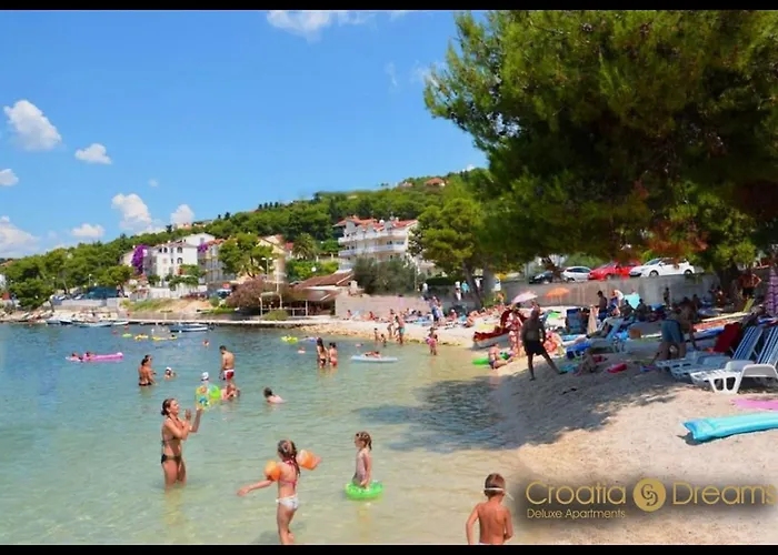 Oceanview Deluxe Penthouse With 89m2 Living Space 90m2 Roof Terrace Apartmán Trogir