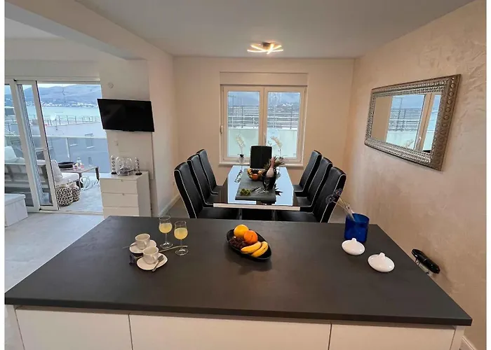 Oceanview Deluxe Penthouse With 89m2 Living Space 90m2 Roof Terrace Apartmán *